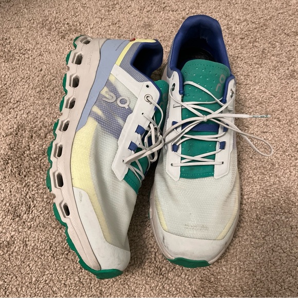 On Running Men's White and Teal Athletic Shoes - Picture 2 of 7